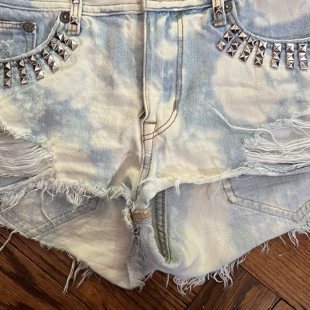 & denim shorts size: 4 - Picture 4 of 8